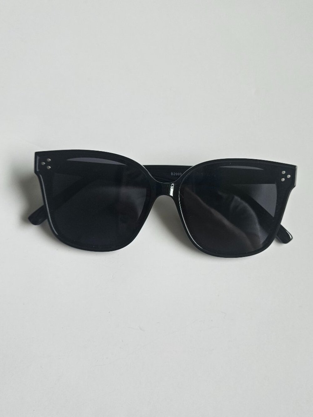 Solid Black Women's Polarized Sunglasses